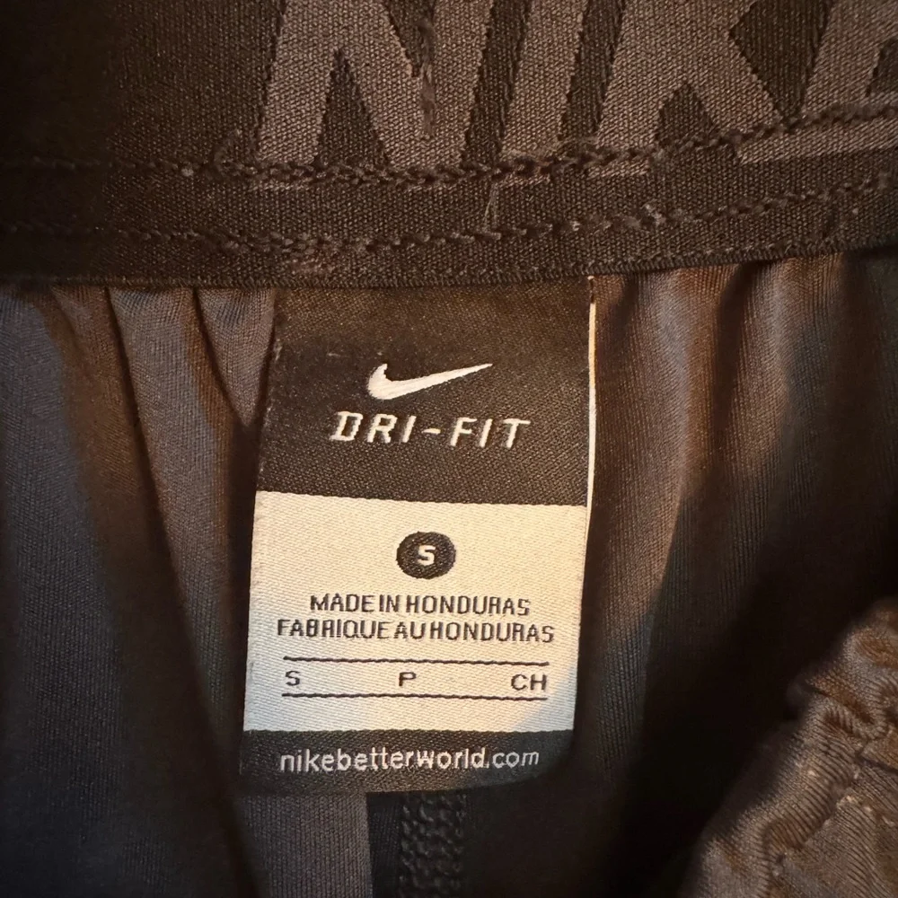 Nike Men's Dark Gray Athletic Shorts‎